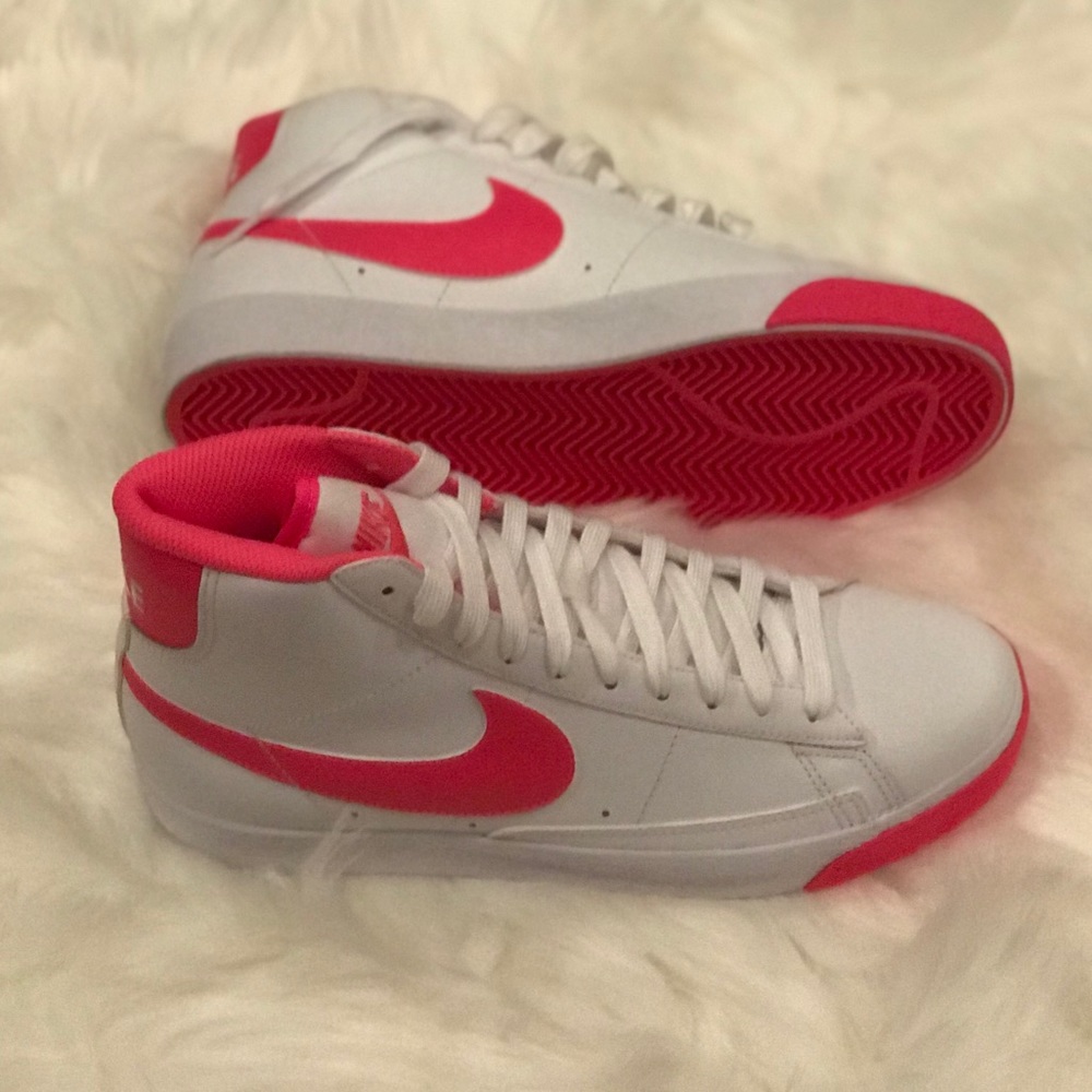 Nike Blazer Mid (GS) 6.5Y / Women 8